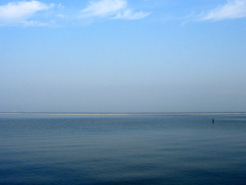 OilBoomInTheBay61410